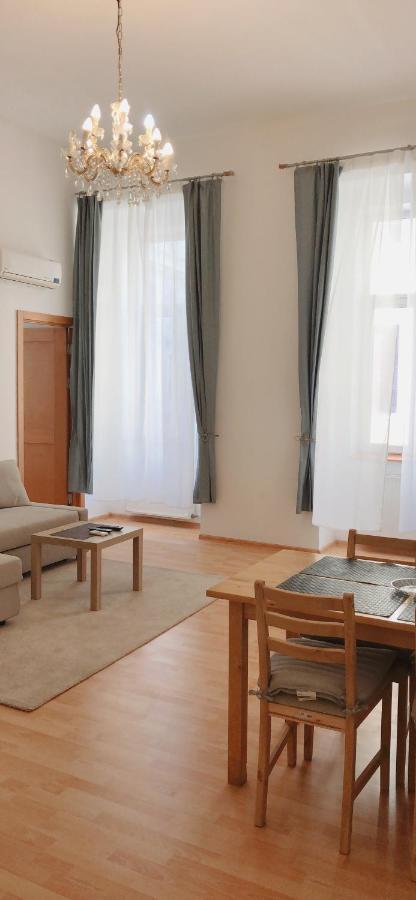 W&B Elegant Apartment Near The Zsinagogak บูดาเปสต์ ภายนอก รูปภาพ